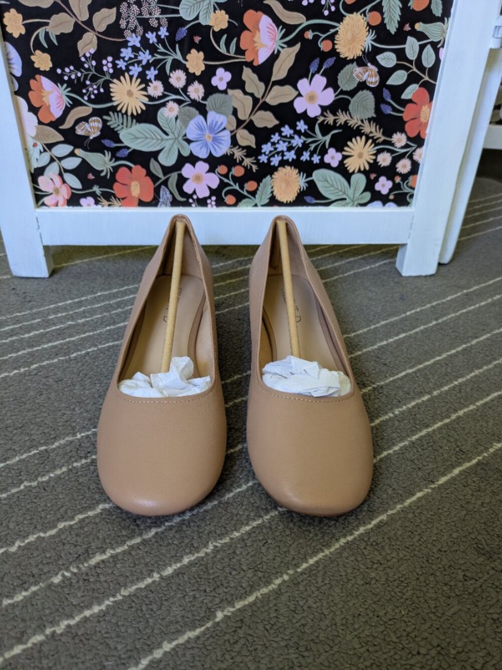 Silent D Tan Heels, Size 8.5/9, NEW IN BOX - Picture 3 of 9